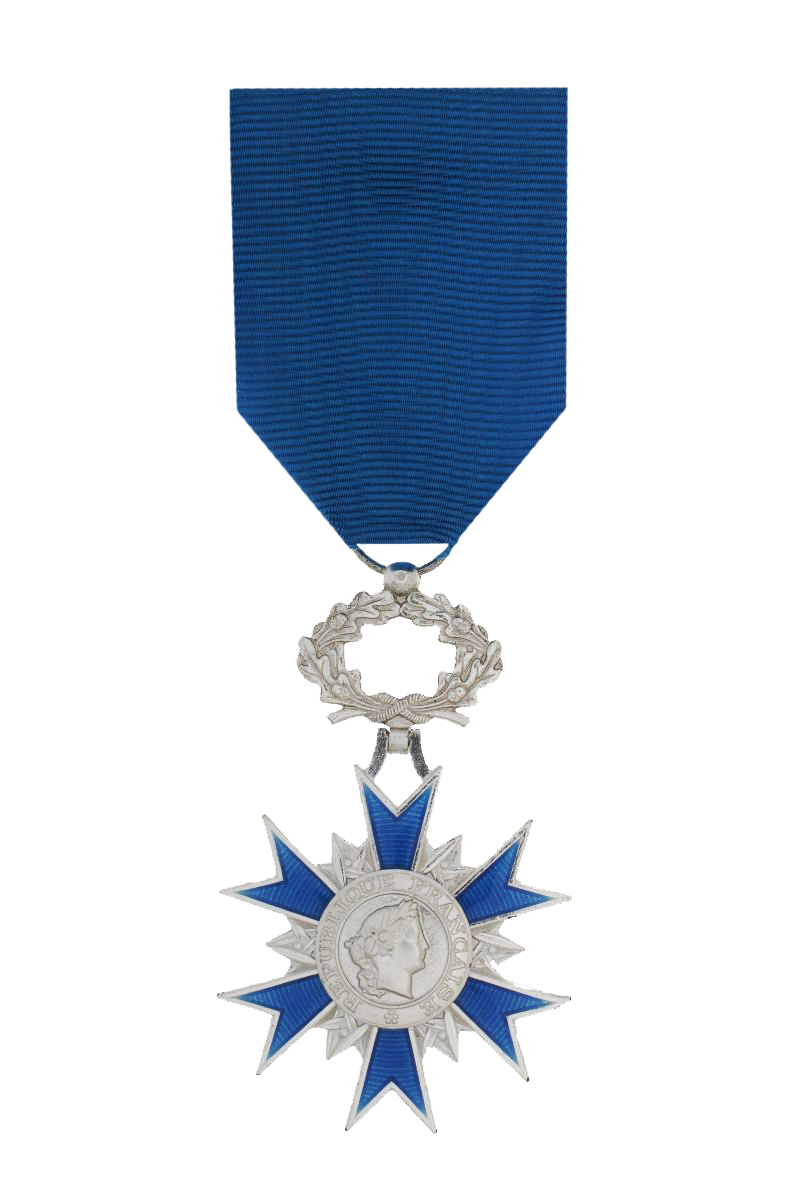 Médaille de Chevalier de l'Ordre Nationale du Mérite