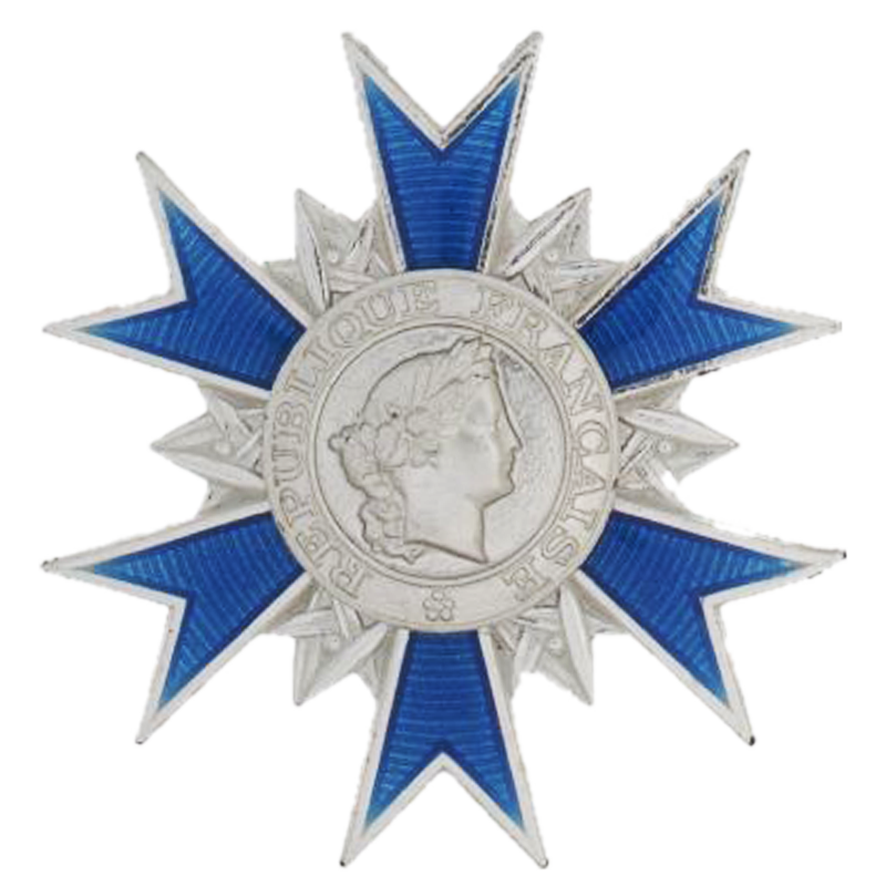 Médaille de Chevalier de l'Ordre Nationale du Mérite